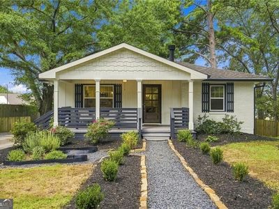 932 Sharon Cir SE