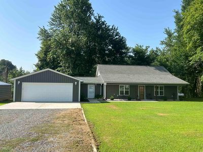 11 River Drive Est