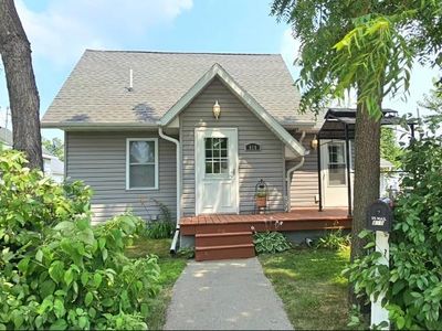 810 Columbia Ave