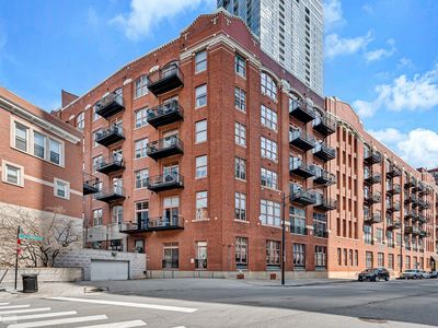 360 W Illinois St APT 5C
