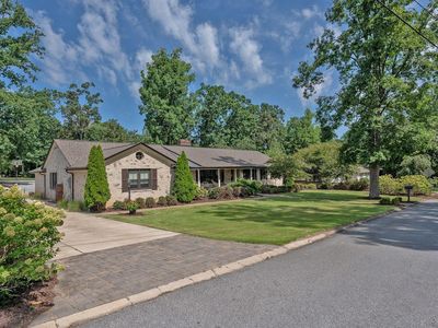 303 Bridgewater Dr