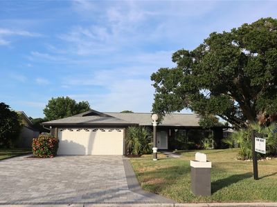 1019 Spindle Palm Way