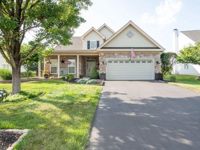 748 S Settlers Cir