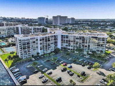 800 Parkview Dr APT 709