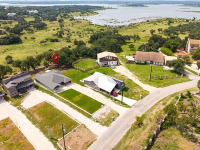 1188 LAKESHORE DR