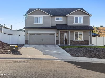 Property at 12 South St, Selah, WA