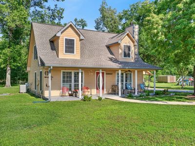226 Crest Ln
