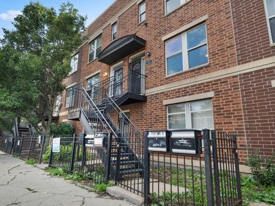 738 S Kedzie Ave #2