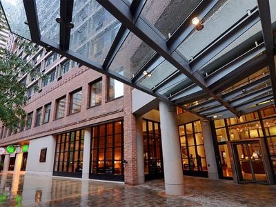 211 E Ohio St APT 1010