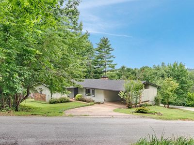 1981 N Greenview Dr