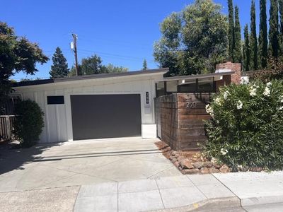 290 W Charleston Rd