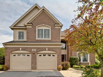 Property at 10 Eagle Ridge Dr, Hawthorn Woods, IL