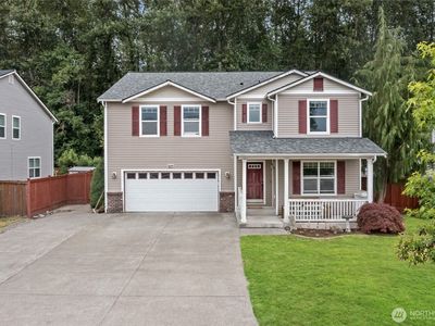 908 Daffodil Avenue NE