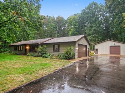2202 Eleven Mile Rd NE