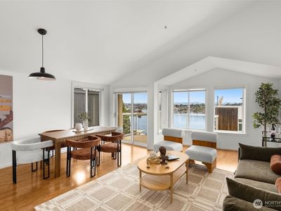 2432 Dexter Avenue N #300