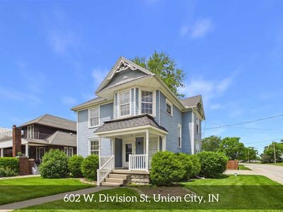 602 W Division St