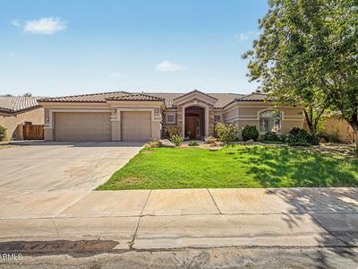 1095 N JAMAICA Court