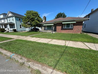 219 Lyndwood Ave