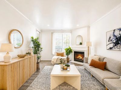 12362 Carmel Country Rd Unit 207