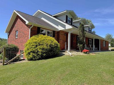 42 Greenbrier Dr