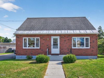 2518 Van Dyke Avenue