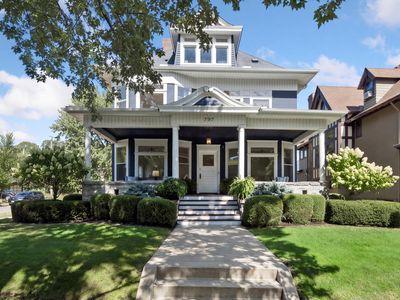 737 Fairmount Ave