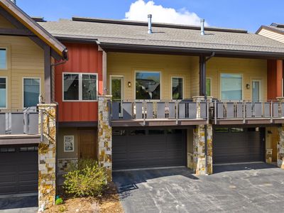 653 Clermont Cir