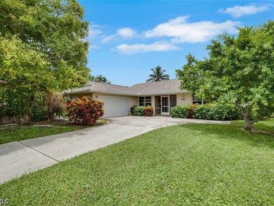 423 SW 39th St