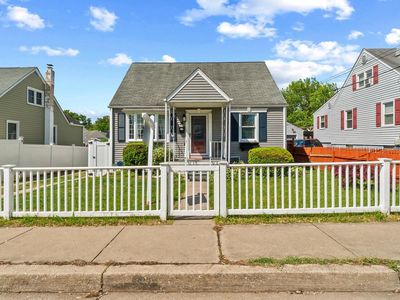 18 N Hawthorne Rd