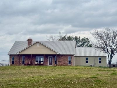 898 Farm Road 1700