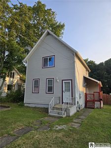 51 Burgess St