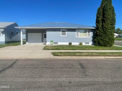104 E Oak Ave