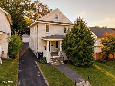 2 Sampson Avenue