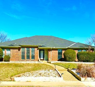 2307 Honeysuckle Dr