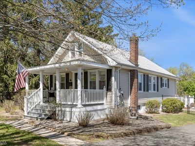 44 Maple Ave