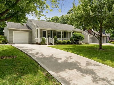 5849 Fontana Dr