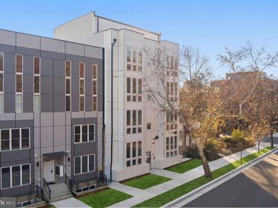 2105 M St NE #11