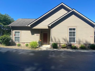 82 Kristen Way E