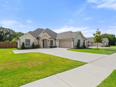 5300 Hollytree Dr