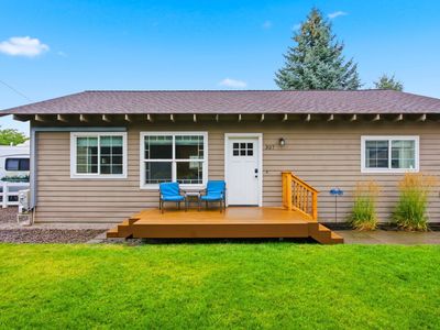 327 NW Elm Ave