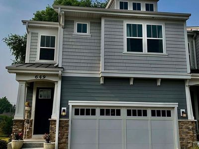 649 Riverbank Ct