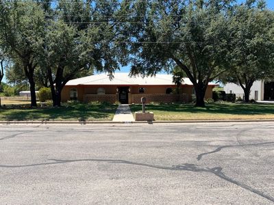 4401 River Oaks Dr