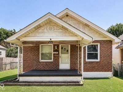 851 S Pershing Ave