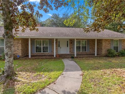13 Golden Dr
