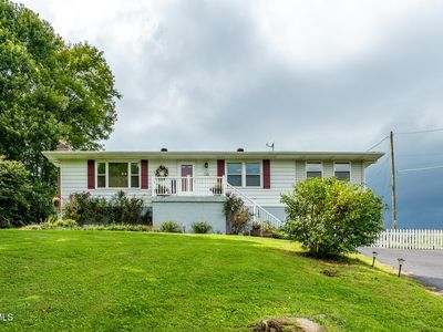 8589 Reedy Creek Rd