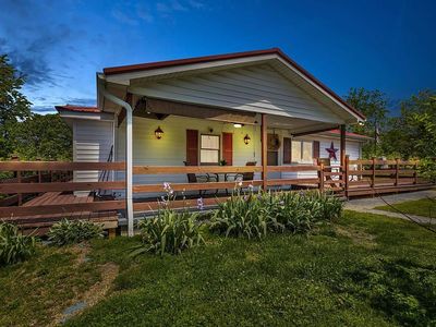 4590 Highway 1002