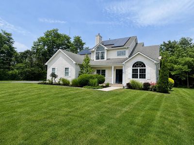 8 Allaire Ln