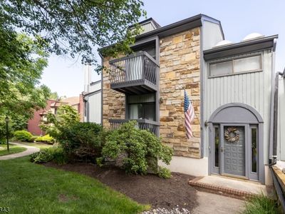 Property at 55 Kensington Ct, Hackettstown, NJ
