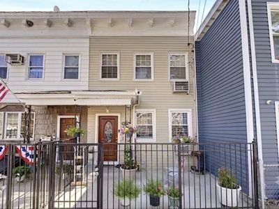 8712 95th Ave