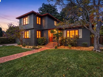 18 Arlington Ct